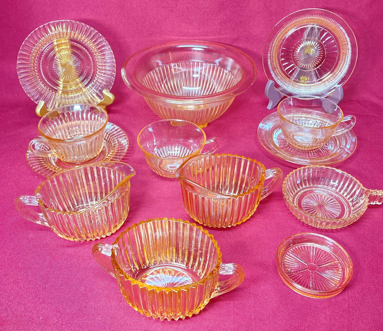 Thirteen Pieces of Pink Depression Glass (1 of 5)