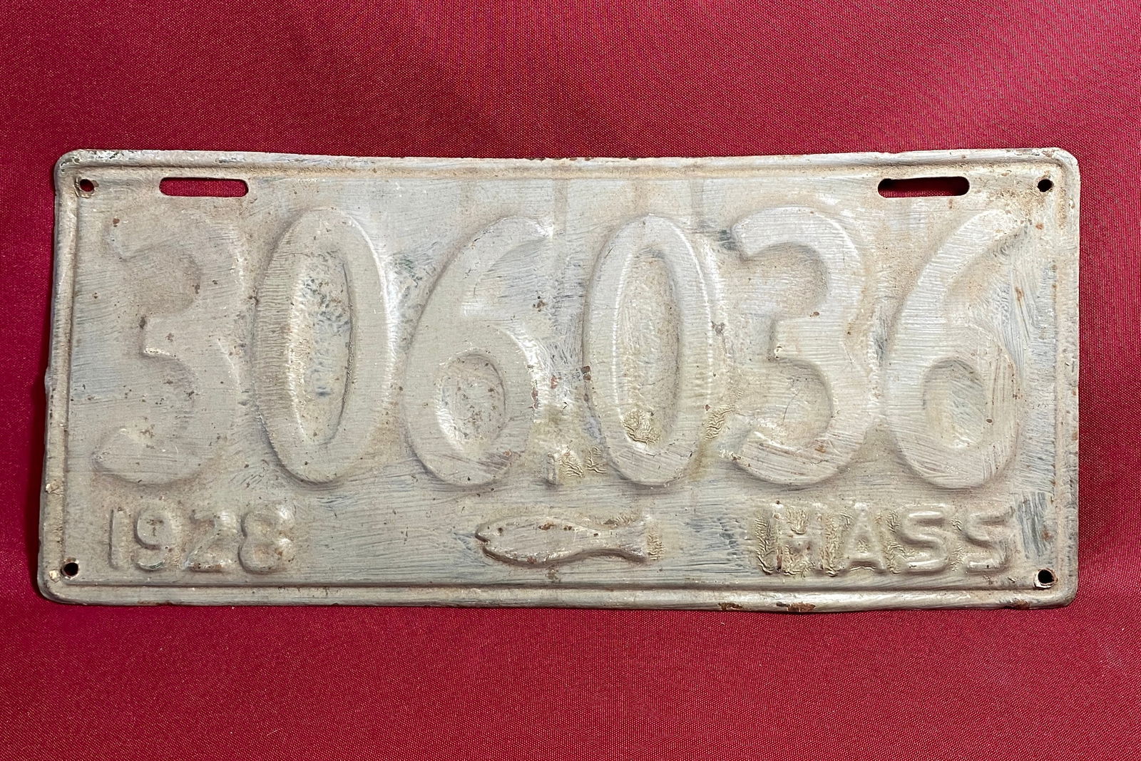 Early 1928 Massachusetts Cod Fish License Plate - Painted #306-036: Early 1928 Massachusetts Cod Fish License Plate - Painted #306-036