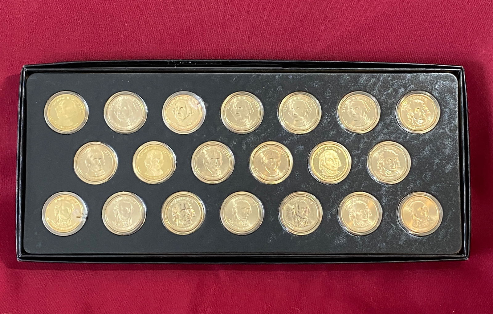 Twenty U.S. Presidential Dollars - (6) George Washington, (4) Thomas Jefferson, (5) John Adams, (4) (1 of 5)