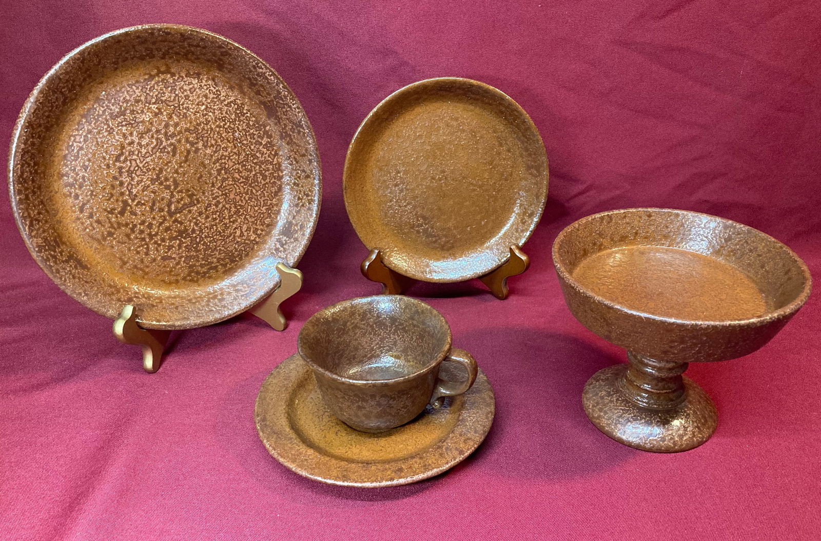 Ragon House Dinnerware Set Brownstone: Ragon House Dinnerware Set Brownstone