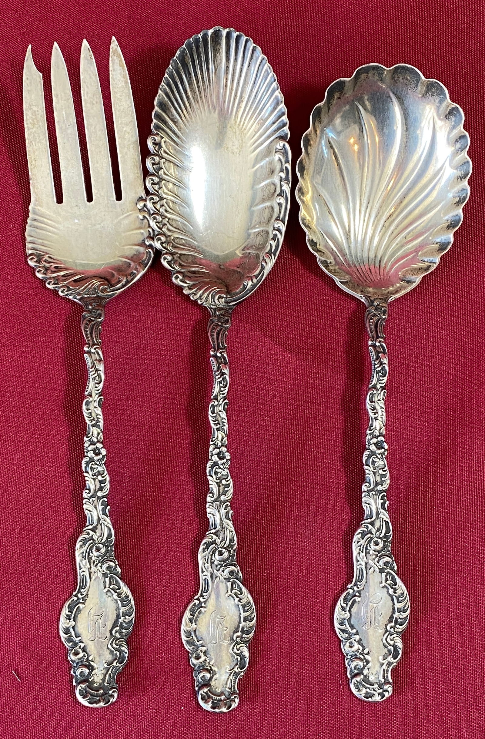 Three Piece Sterling Silver Durgin Serveware - Pattern 'Watteau' - 210 Grams - Monogrammed - Mark B: Three Piece Sterling Silver Durgin Serveware - Pattern 'Watteau' - 210 Grams - Monogrammed - Mark B Low