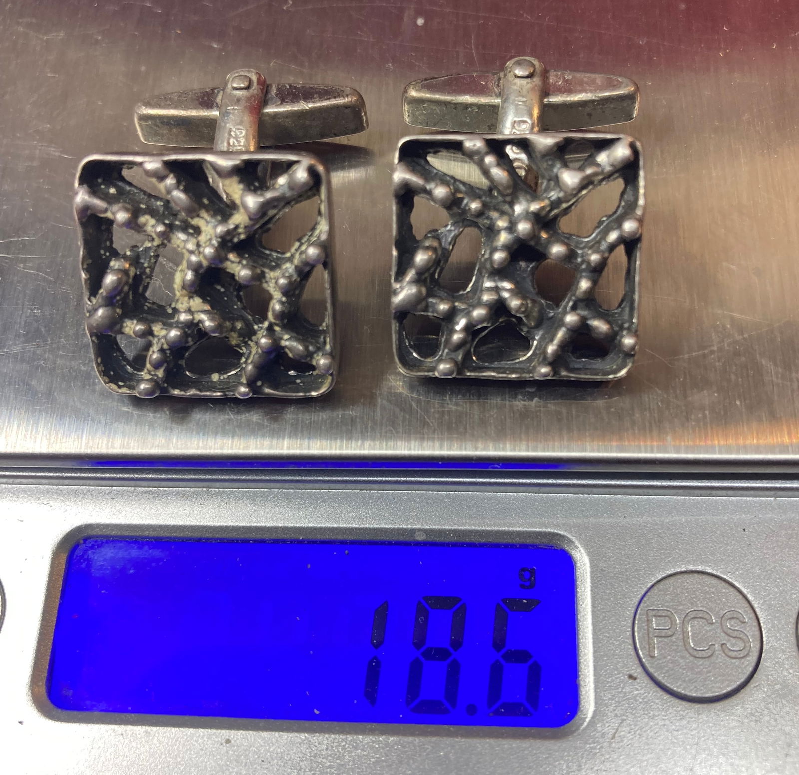 Sterling Pair of Deco Cufflinks - 18.6 Grams: Sterling Pair of Deco Cufflinks - 18.6 Grams