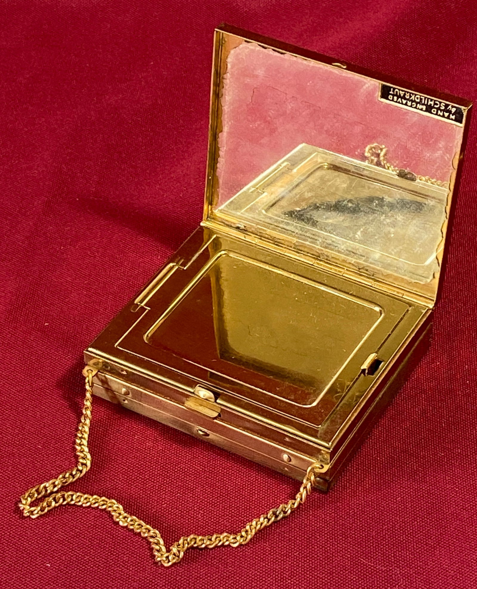 Schildkraut Two-Sided Vintage Compact (1 of 6)