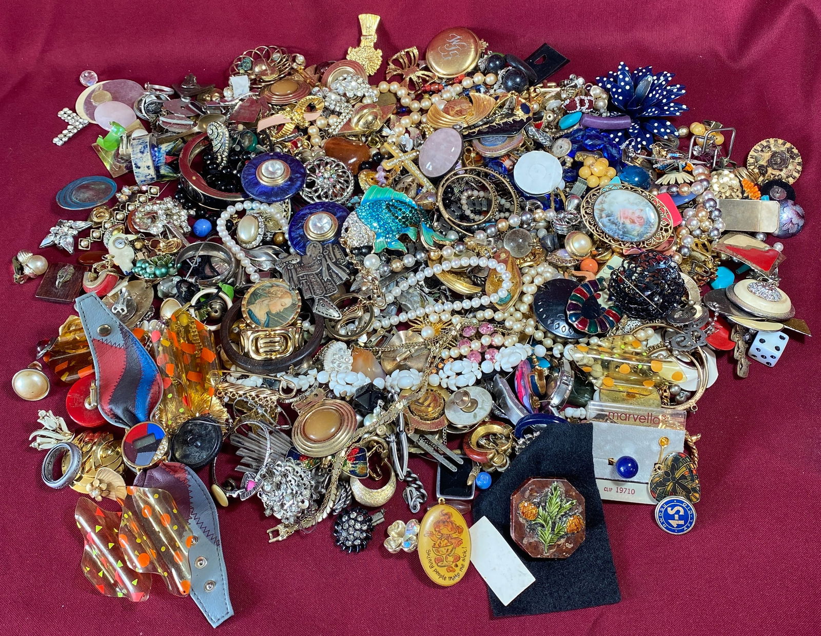 Vintage and Costume Jewelry - Various Conditions & Materials - Orphans, Repurpose, Repair, Etc.: Vintage and Costume Jewelry - Various Conditions & Materials - Orphans, Repurpose, Repair, Etc.