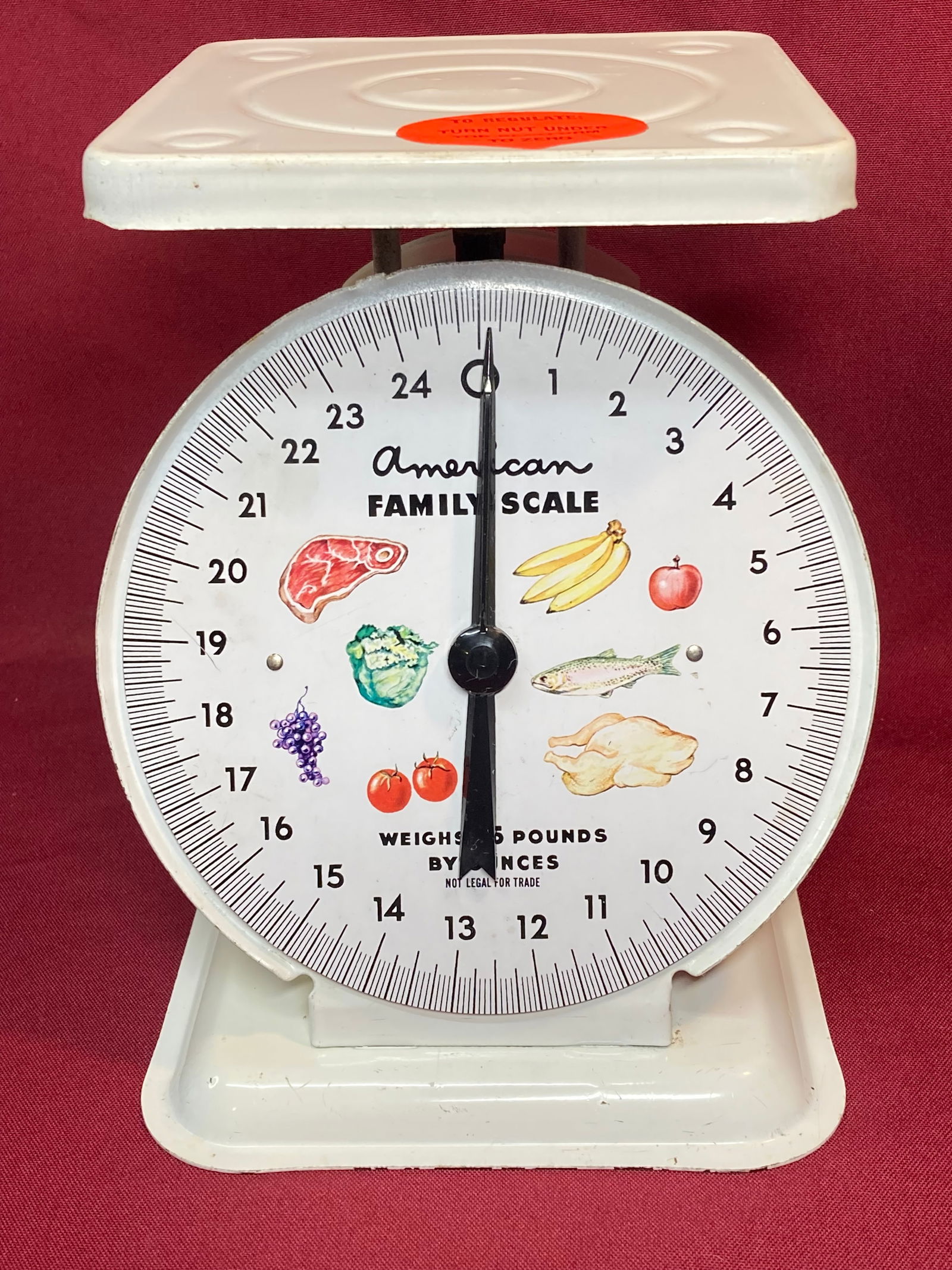 Vintage American Family Scale - 25 Pound Metal Farm Decor: Vintage American Family Scale - 25 Pound Metal Farm Decor