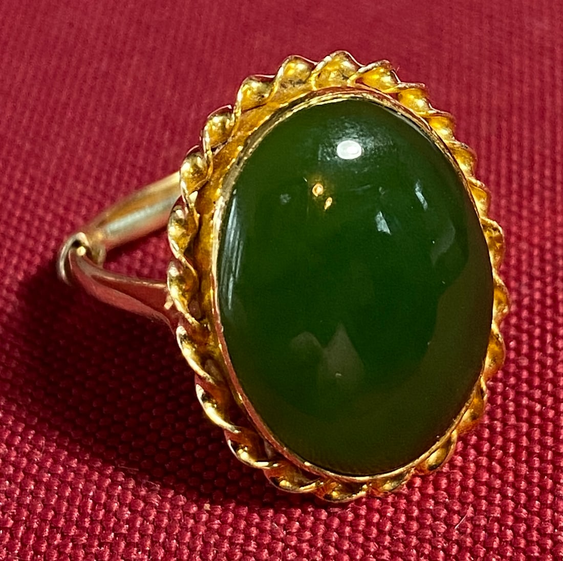 14K Yellow Gold Tested Ring with Green Stone - 5.10 Grams - No Gold Marks - Tested as Seen in Photos: 14K Yellow Gold Tested Ring with Green Stone - 5.10 Grams - No Gold Marks - Tested as Seen in Photos