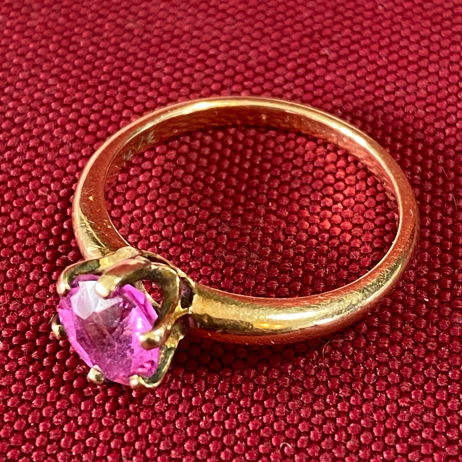 14K Gold Ring with Pink Stone Size 5.25 - 2.35 Grams: 14K Gold Ring with Pink Stone Size 5.25 - 2.35 Grams