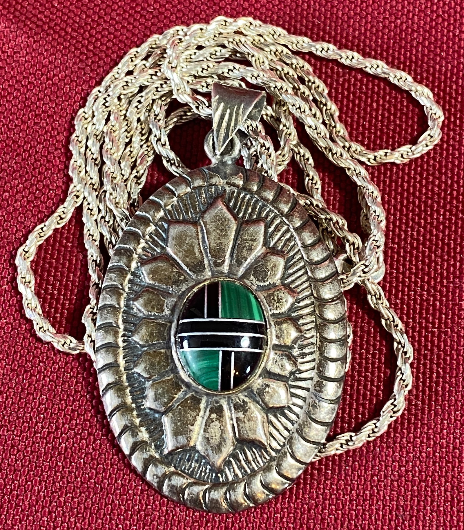 Southwestern Sterling Silver, Malachite, and Onyx Pendant - 10.71 Grams - Both Pendant and 30" Chain: Southwestern Sterling Silver, Malachite, and Onyx Pendant - 10.71 Grams - Both Pendant and 30" Chain Marked 925