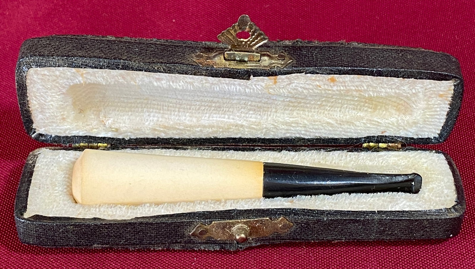 Vintage Cigarette Holder in Case (1 of 5)