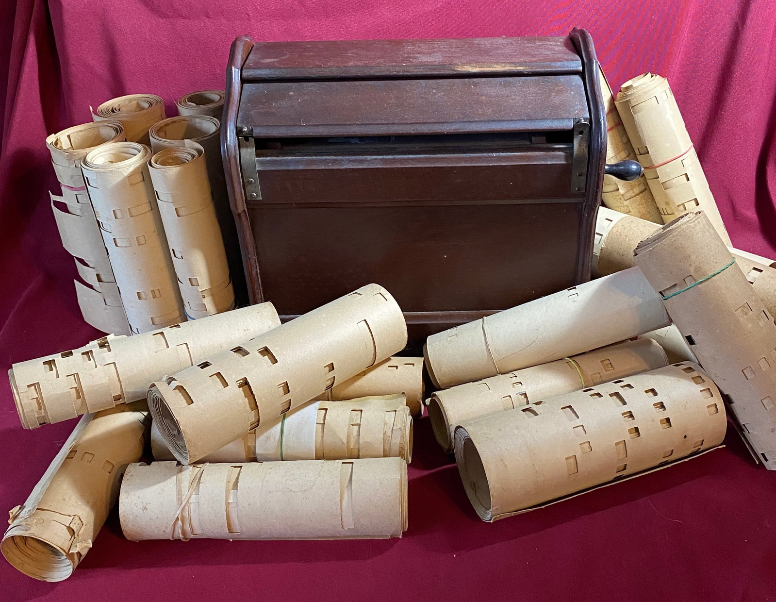 Older Mechanical Organette Co. New York Style L with Musical Sheets - Needs Some Repair - 11" (1 of 7)