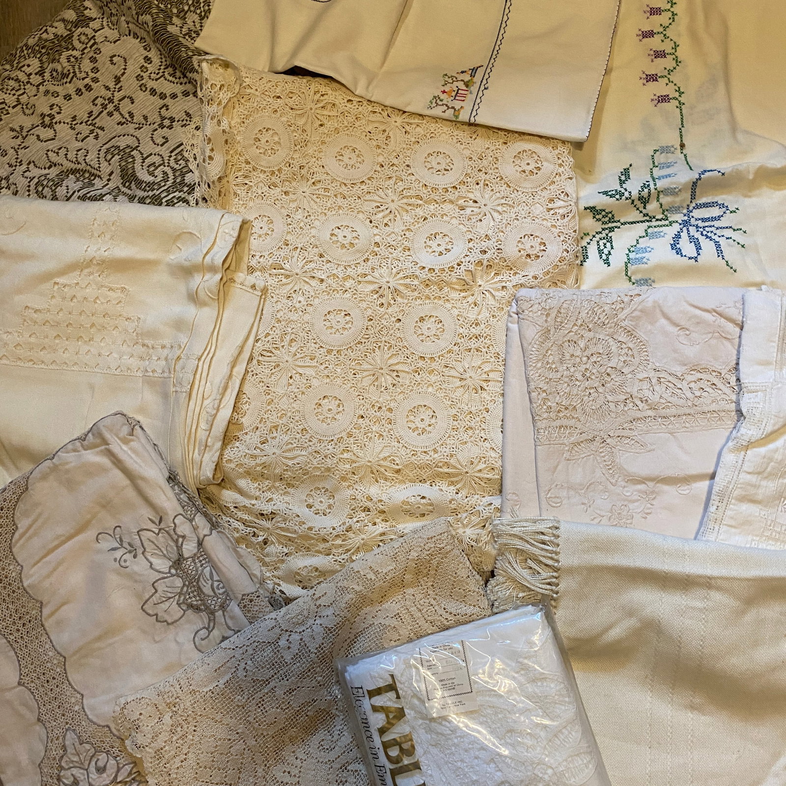 Table Linens, Tablecloths, Etc. - 6