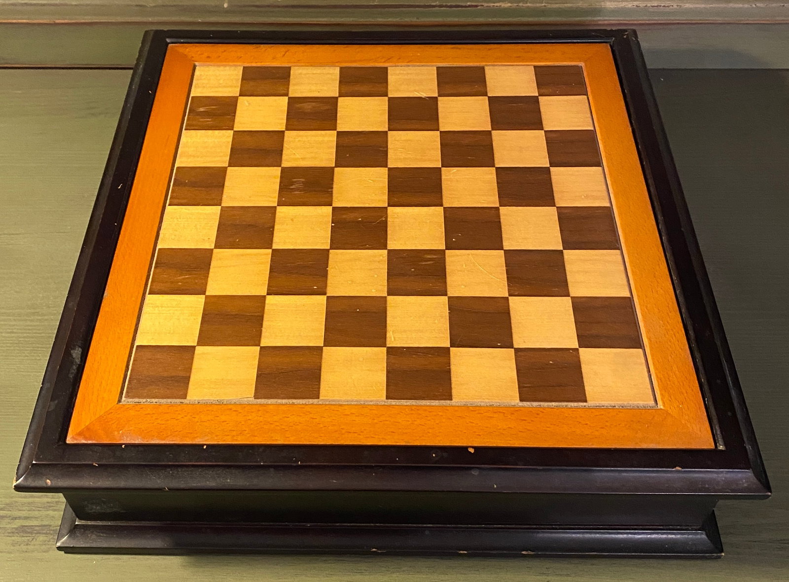 Wooden Game Board Box with Various Games - Chess, Dominos, Backgammon, Cribbage, Etc. (1 of 7)