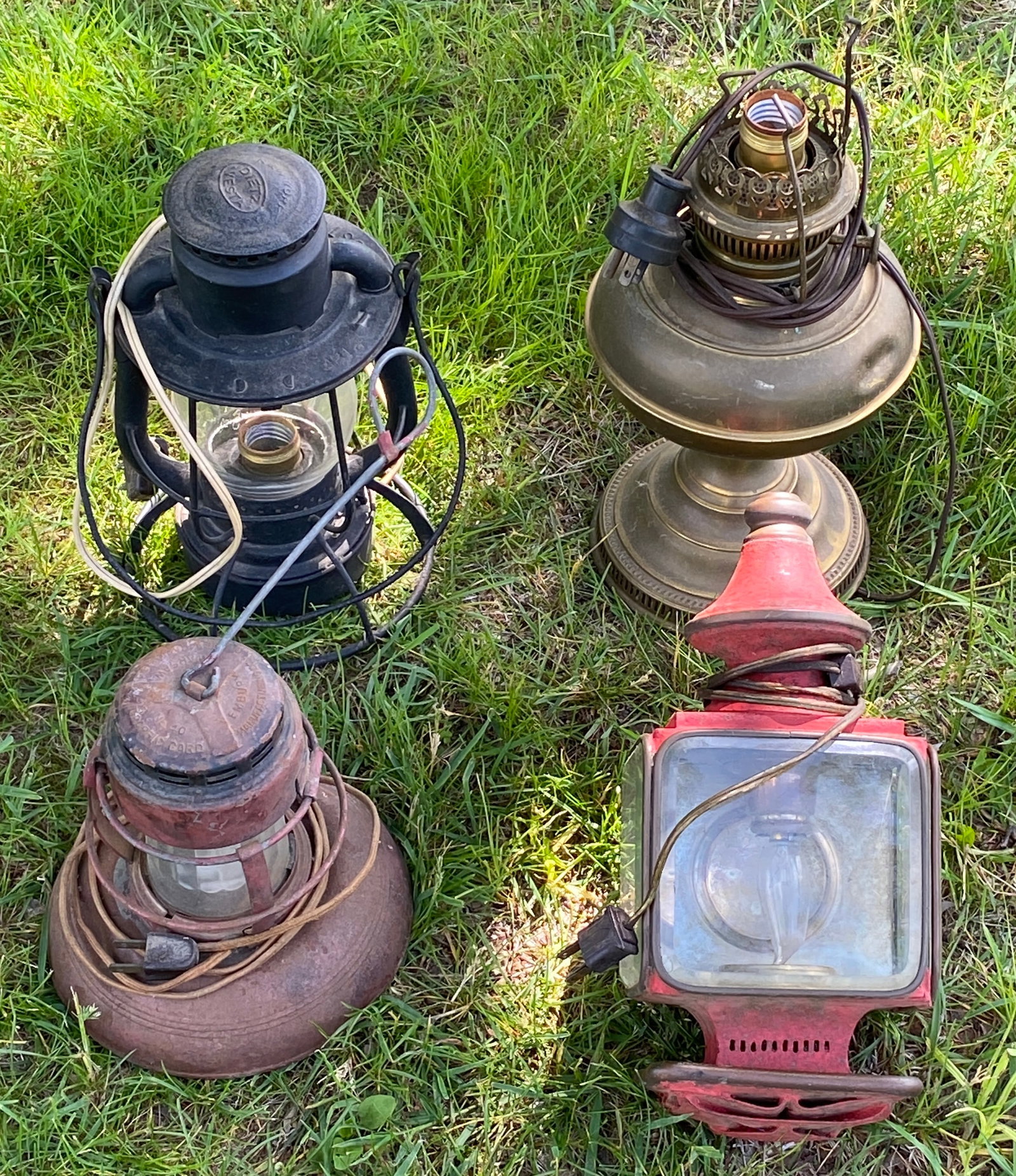 Four Electrified Old Oil Lanterns - Including One Carriage Lantern - Absolutely No Shipping (1 of 7)
