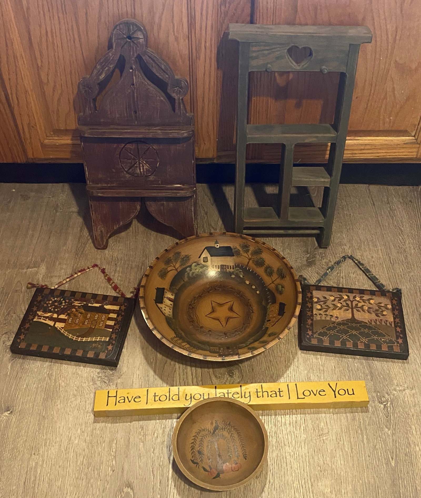 Wooden Country Decor - Bowls, Signs, Hangings: Wooden Country Decor - Bowls, Signs, Hangings
