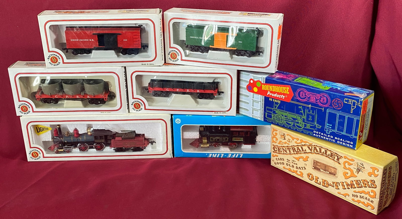 Older Model Train Cars in Boxes (1 of 6)