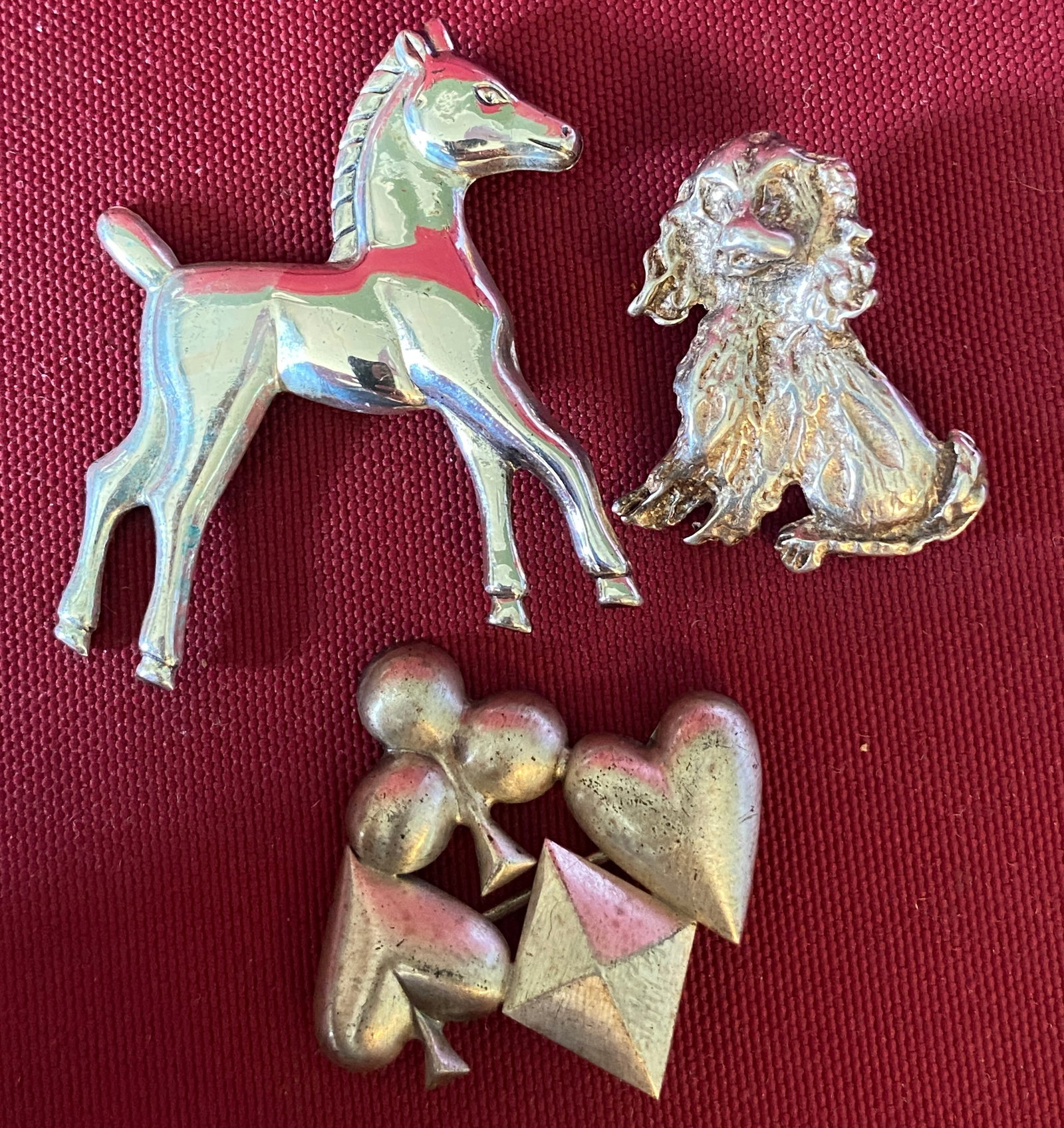 Three Sterling Marked Brooches - 13.19 Grams - Horse, Dog, Card Suits (1 of 5)