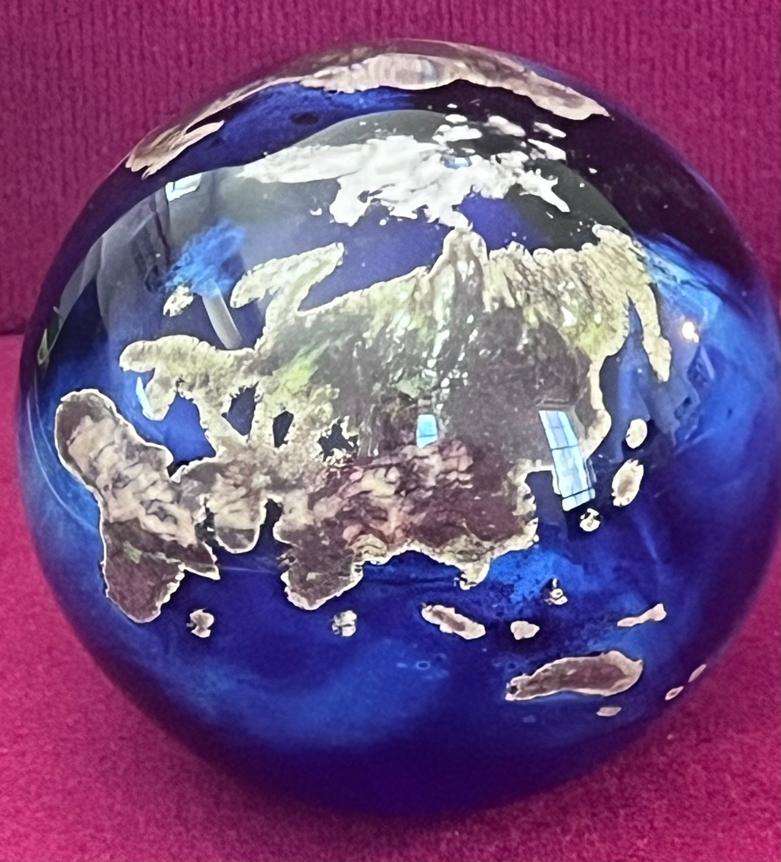 Lundberg Studios Art Glass 'Worldweight' - Dated 2013 #102523(2): Lundberg Studios Art Glass 'Worldweight' - Dated 2013 #102523(2)