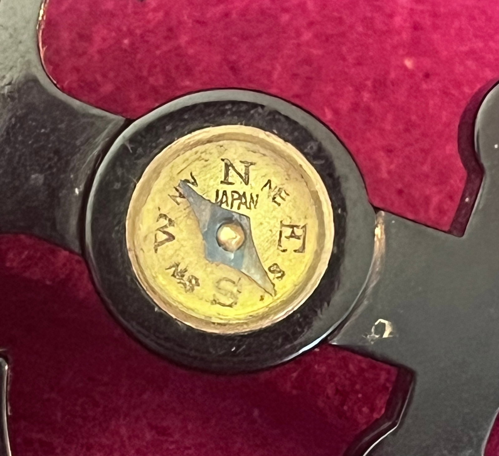 Rare Bakelite Anchor Button with 'Functional' Compass - 2