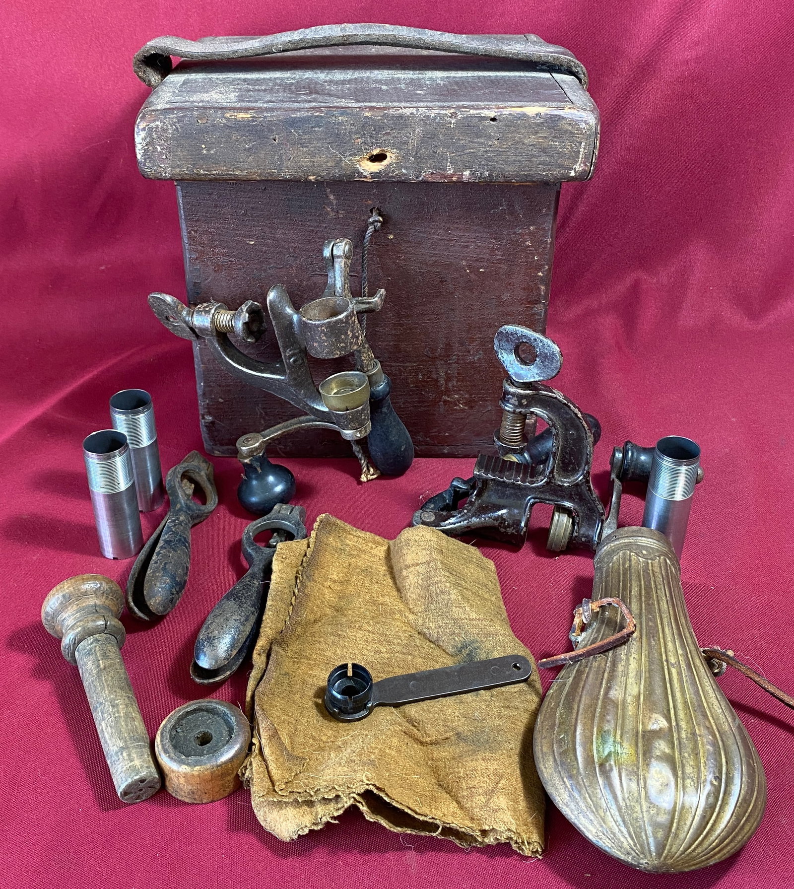 Older Gun Reloading Equipment and Supplies (1 of 9)