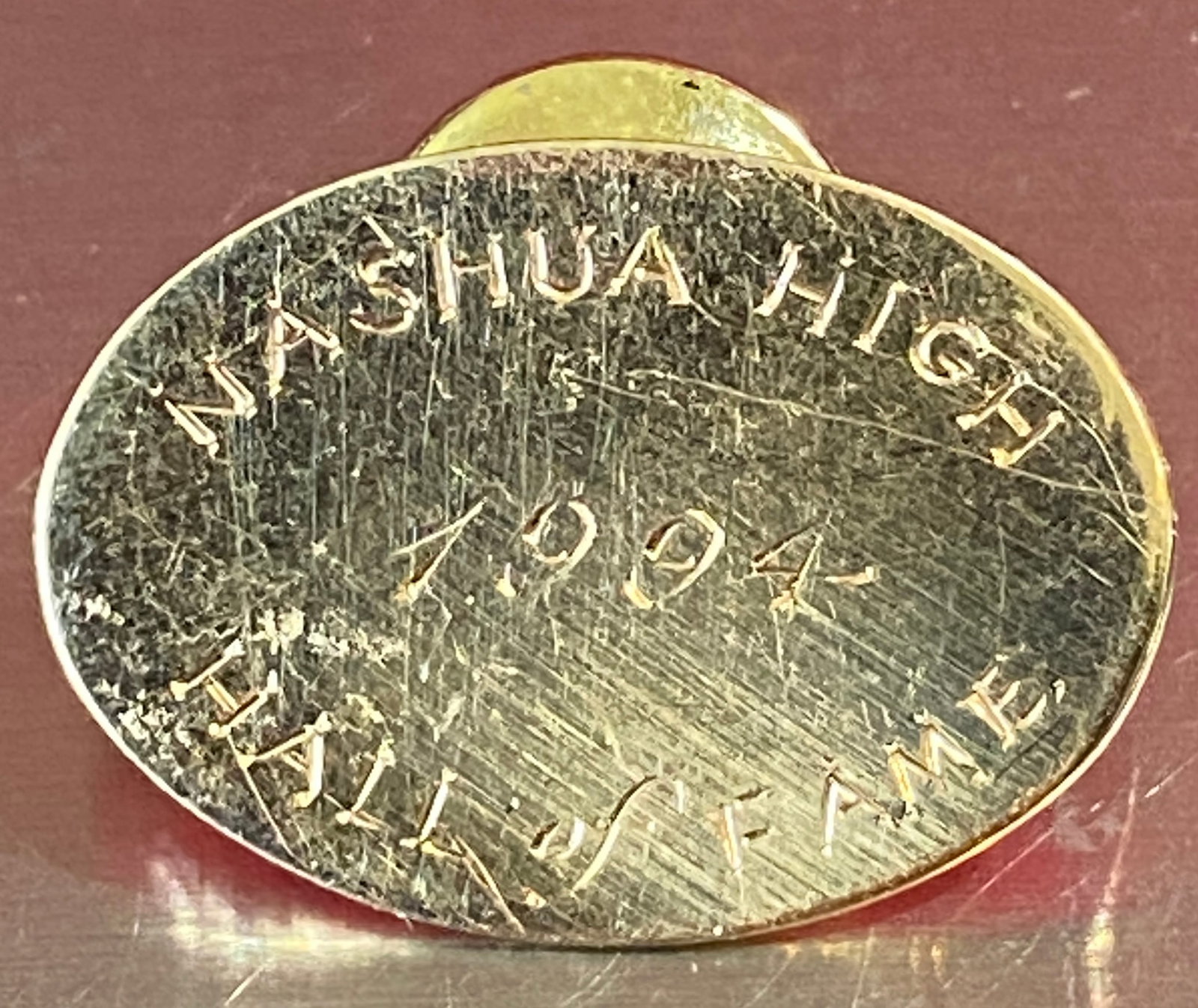 14K Gold Marked 1994 Nashua High Hall of Fame Pin - 1.74 Grams: 14K Gold Marked 1994 Nashua High Hall of Fame Pin - 1.74 Grams