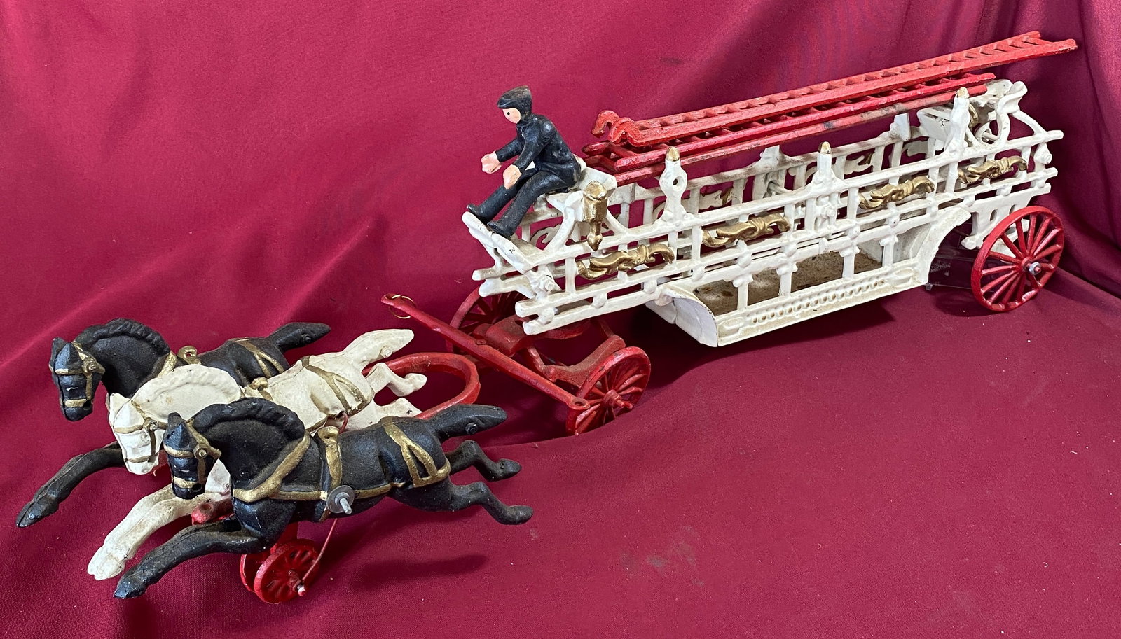 Older Cast Iron Horse Drawn Fire Wagon - Missing One Rear Wheel (1 of 9)