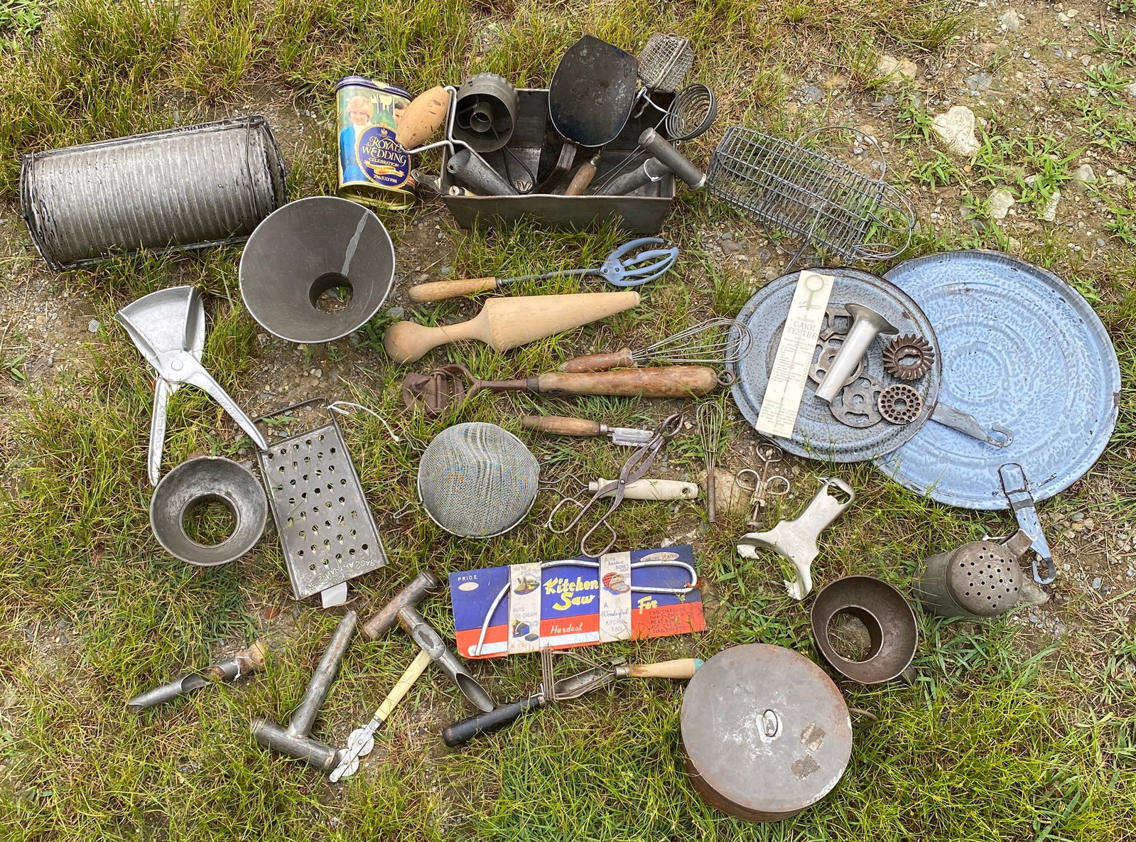 Various Kitchen Tools, Grater, Kitchen Saw, Funnels, Etc. - Absolutely No Shipping (1 of 5)