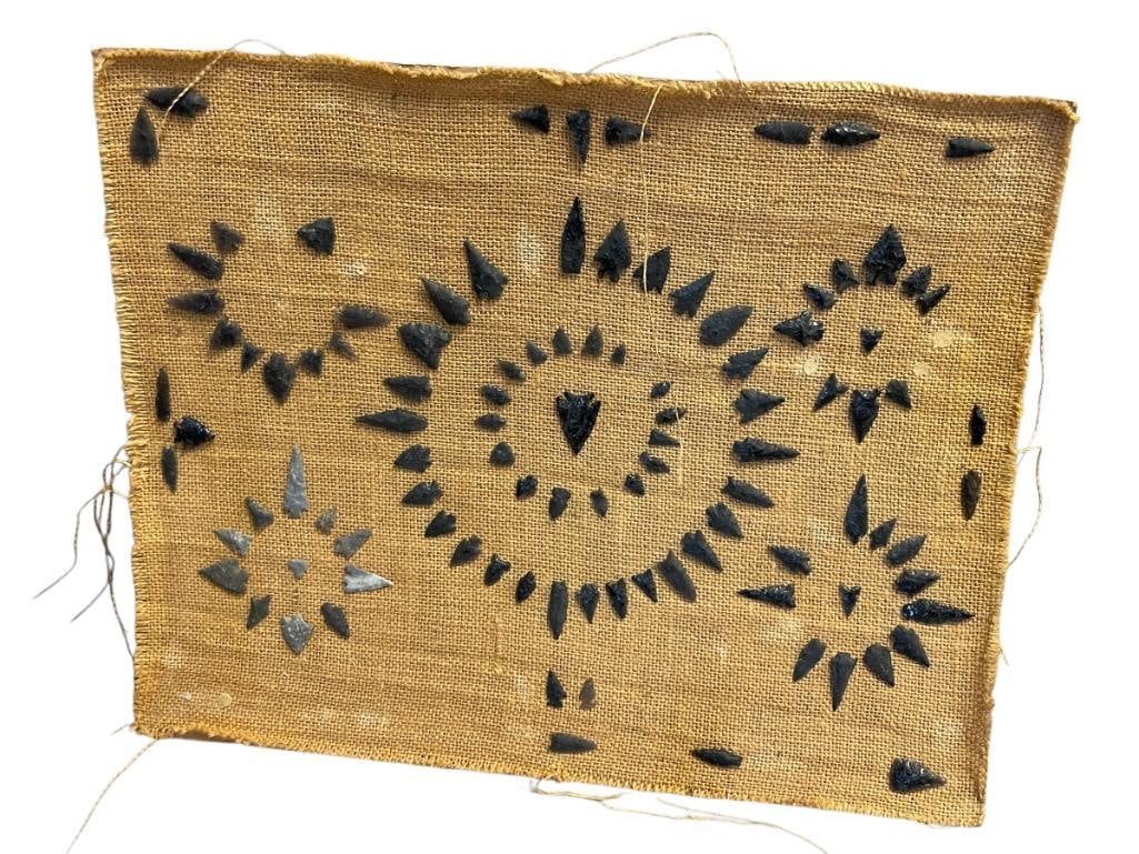 AWESOME DISPLAY OF NATIVE AMERICAN KNAPPED ARROWHEADS (1 of 8)