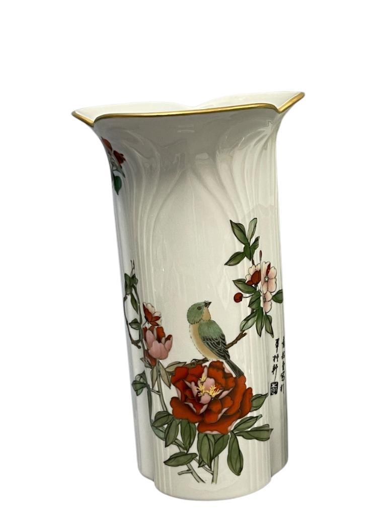 ROCHARD FRENCH LIMOGES FLORENCE PORCELAIN FLUTED VASE WITH JAPANESE ART OF BIRDS AND FLOWERS: FEATURING A GOLD RIM AND HAND PAINTED DESIGNS HALLMARKED ON BASE 10 3/4"