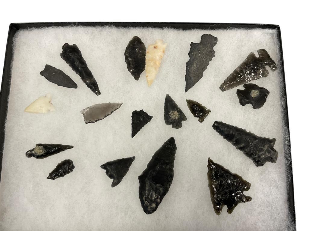NATIVE AMERICAN KNAPPED ARROWHEADS FEATURING MOSTLY OBSIDIAN COMPOSITION (1 of 8)