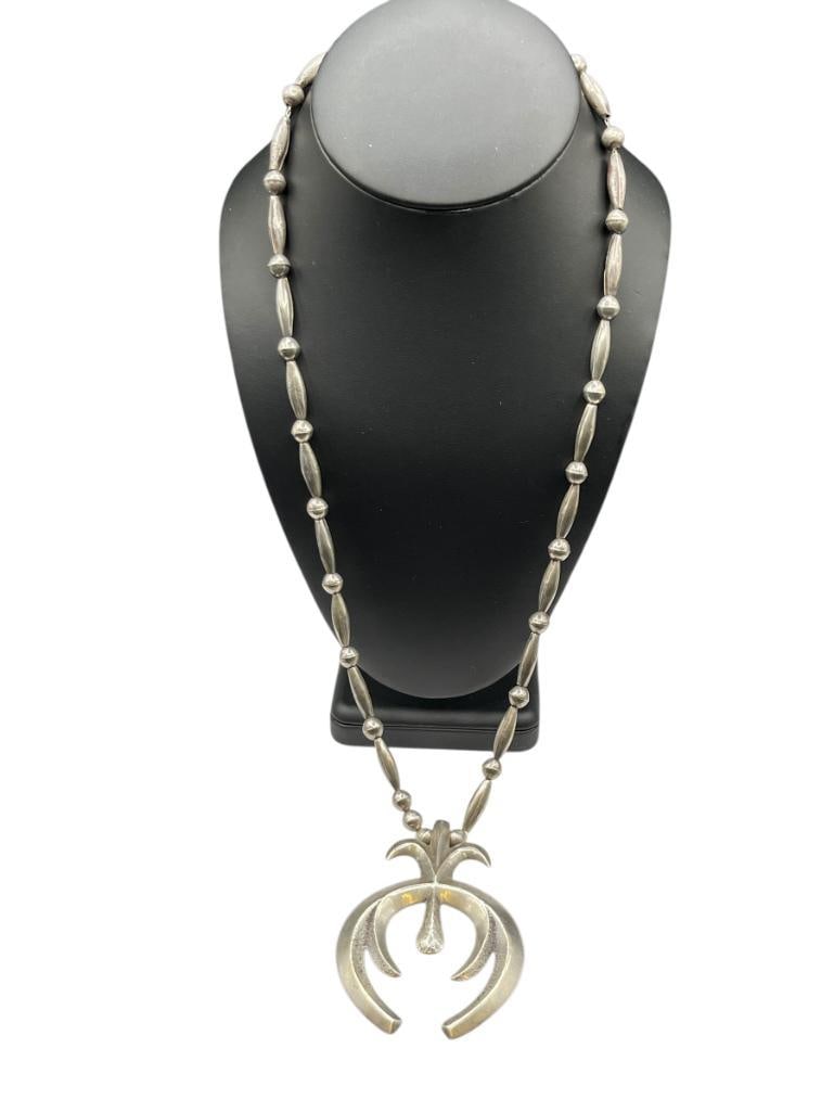 ANTIQUE NATIVE AMERICAN SAND CAST STERLING SILVER NAJA PENDANT NECKLACE (1 of 7)