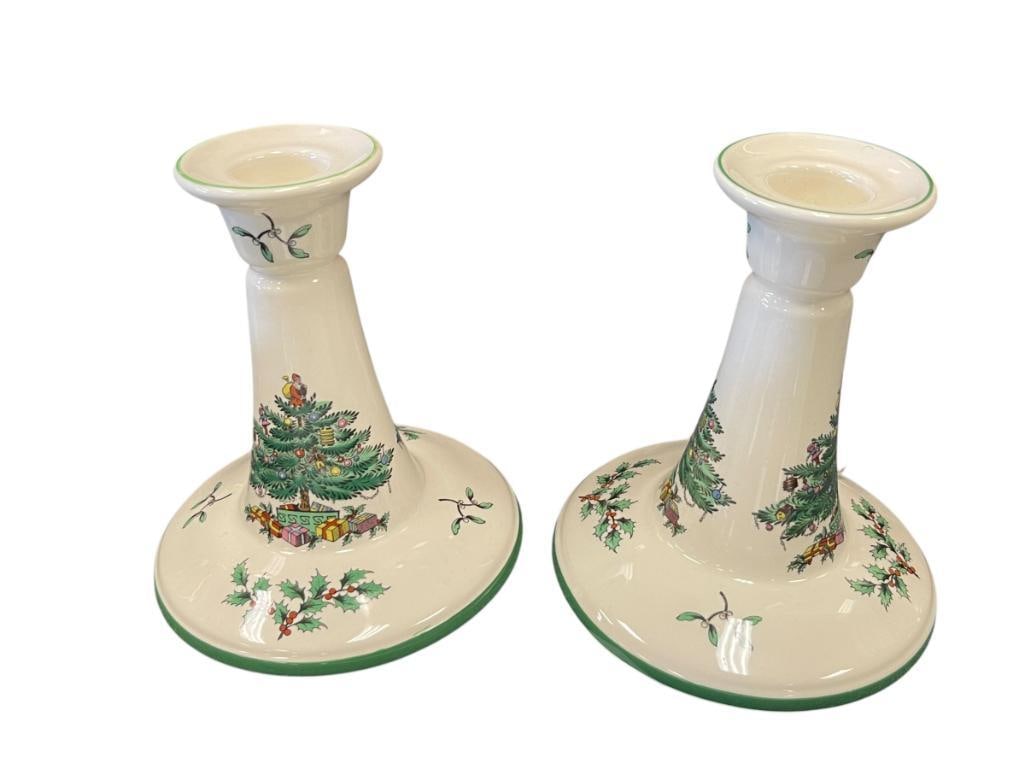 PAIR OF SPODE CHRISTMAS CANDLESTICKS: 5 1/2" H