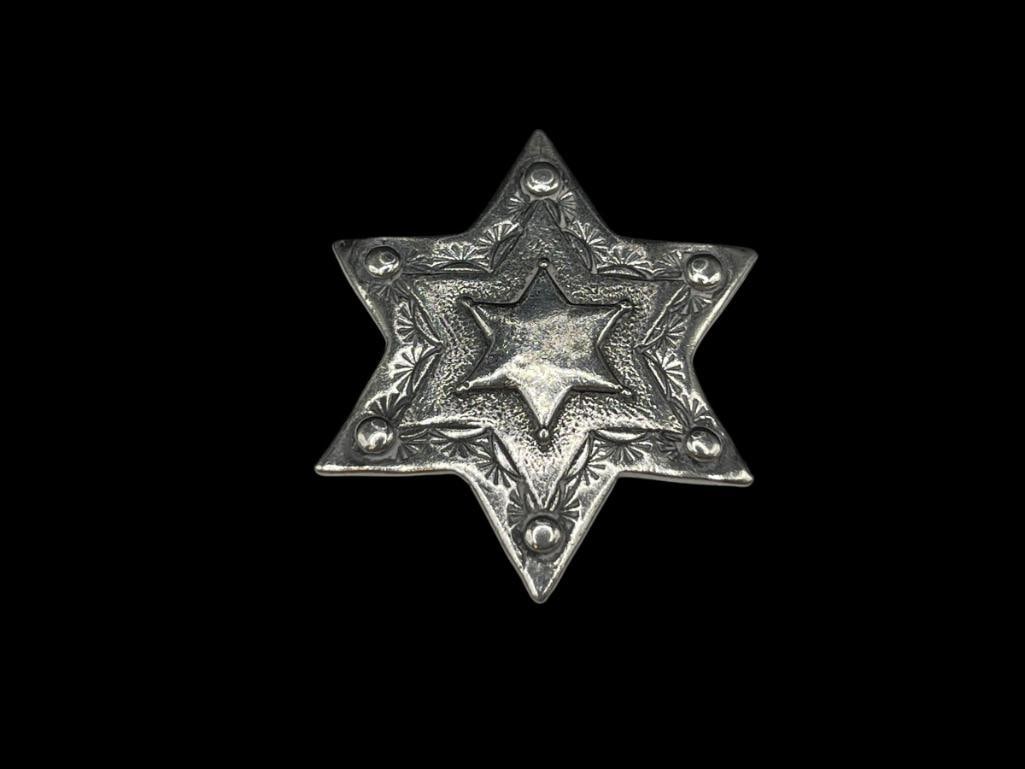VINTAGE JOHN HARTMAN STERLING SILVER FIGURAL SHERIFF'S BADGE BROOCH BY HARTMAN'S OF DURANGO (1 of 6)