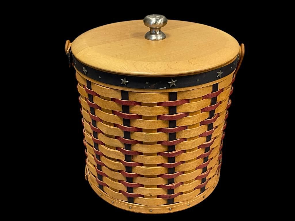 LONGABERGER PROUDLY AMERICAN COVERED BASKET WITH SWING HANDLE DATED 2004 PATRIOTIC THEME (1 of 7)