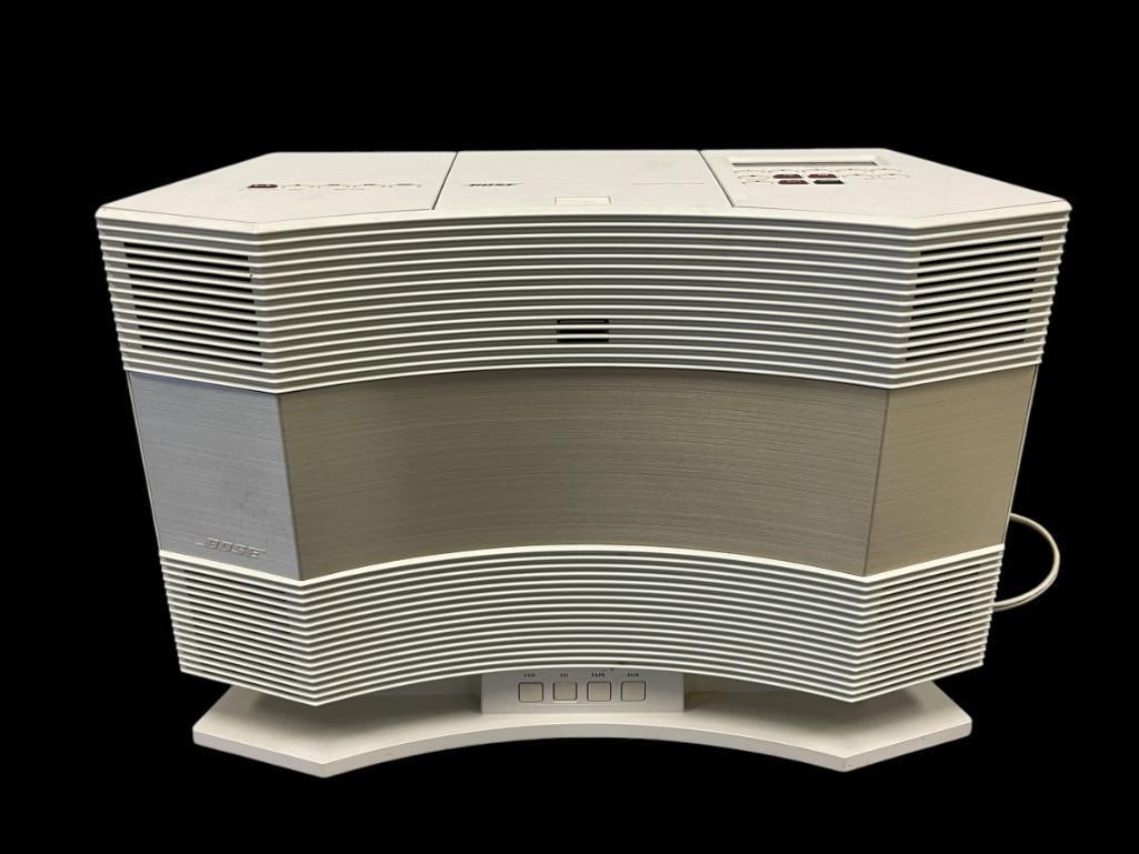 BOSE ACOUSTICWAVE MUSIC SYSTEM RADIO WITH AM/FM/ TAPE/ AUX (1 of 7)
