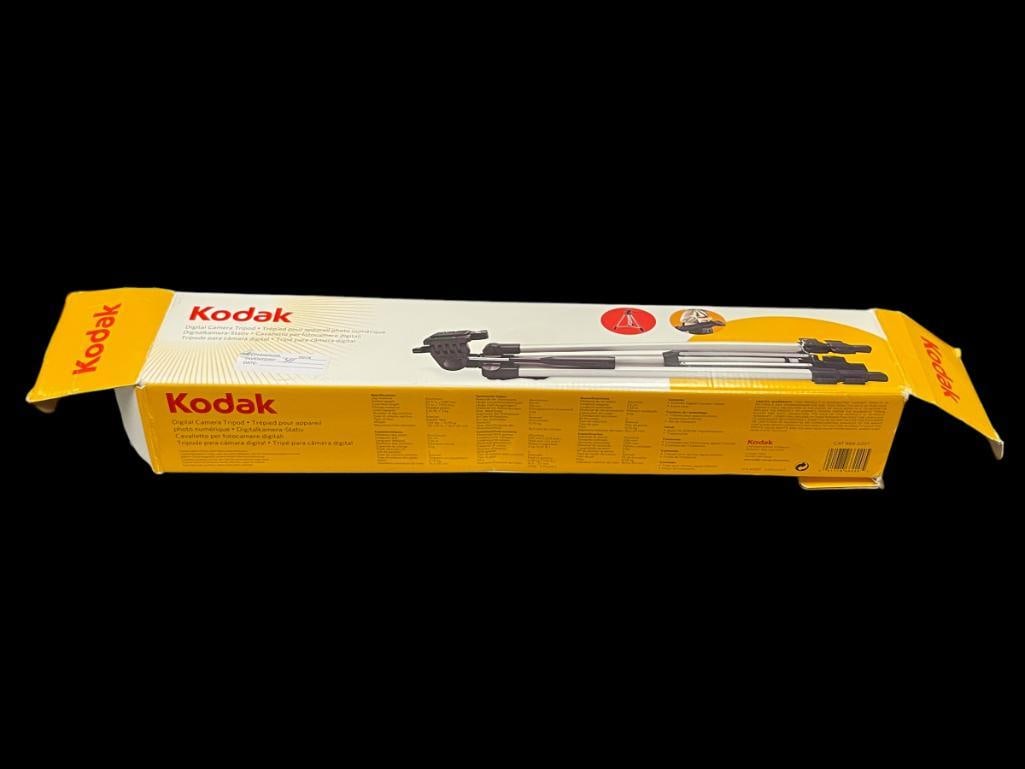 KODAK DIGITAL CAMERA TRI-POD IN ORIGINAL BOX (1 of 8)