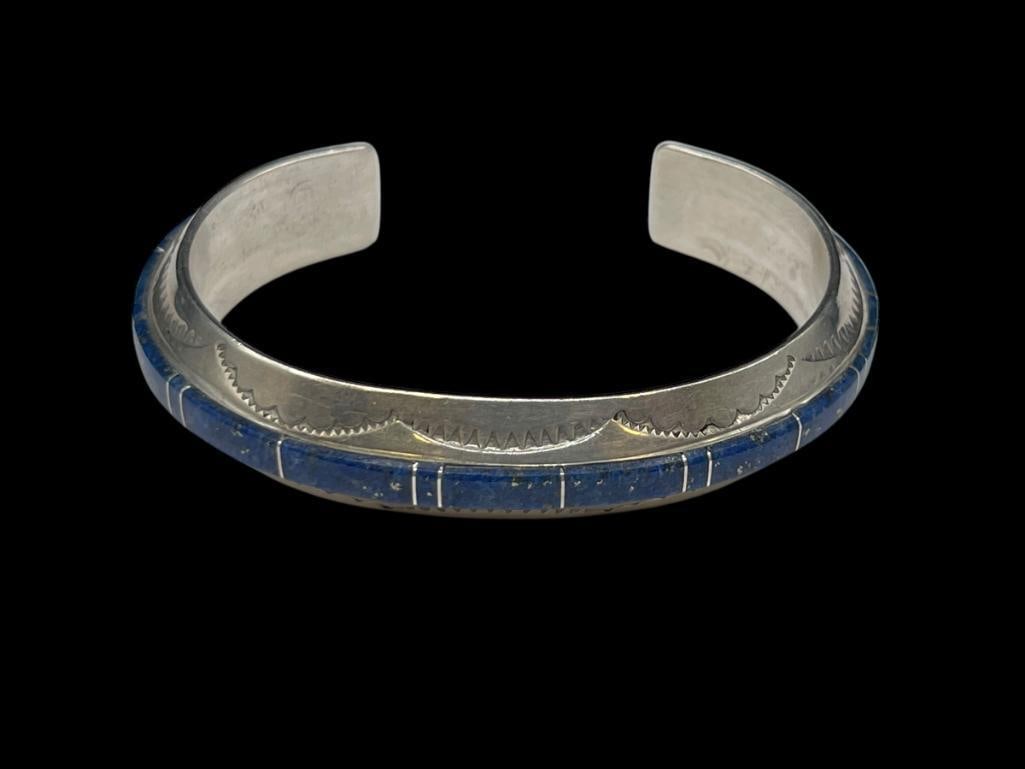 VINTAGE NAVAJO ARTIST SIGNED JOAN DOUGLAS STERLING SILVER INLAID LAPIS CUFF BRACELET (1 of 8)