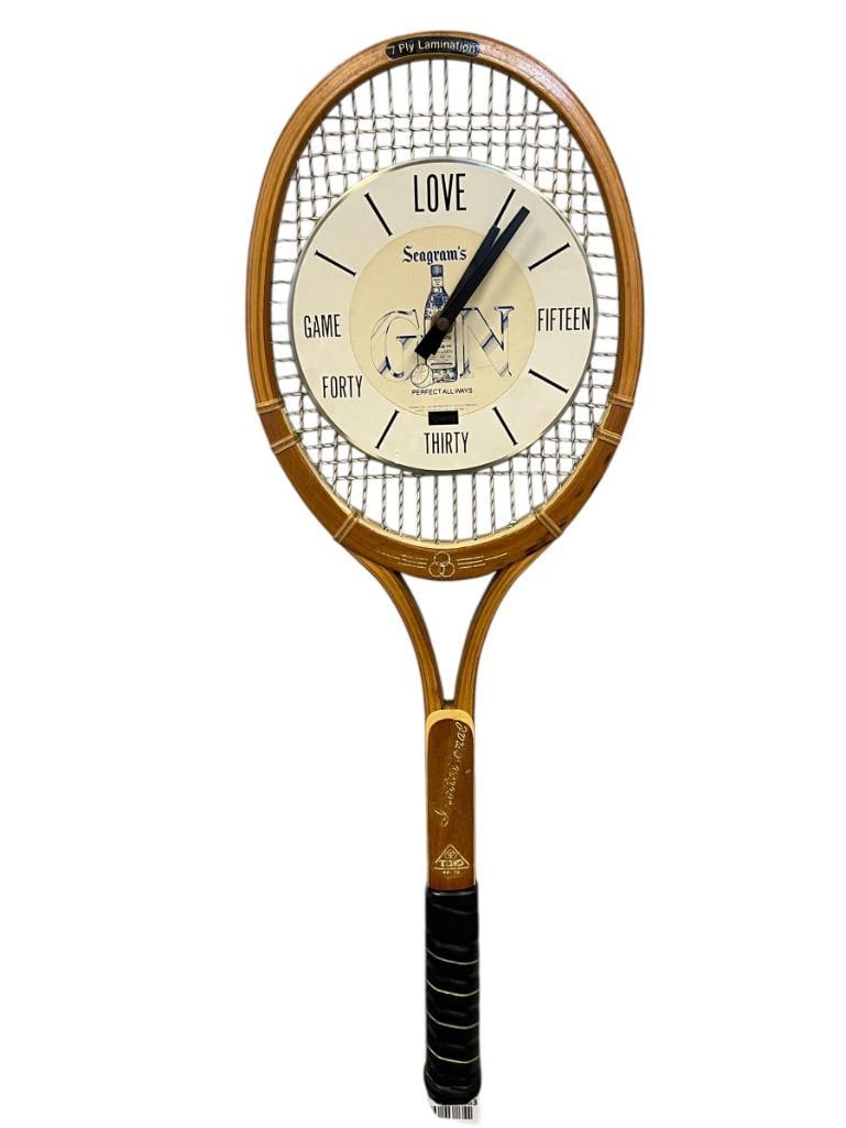 SEAGRMA'S GIN COURT TIME WALL CLOCK REPURPOSED 1970'S TENNIS RACQUET BAR / PUB CLOCK (1 of 6)