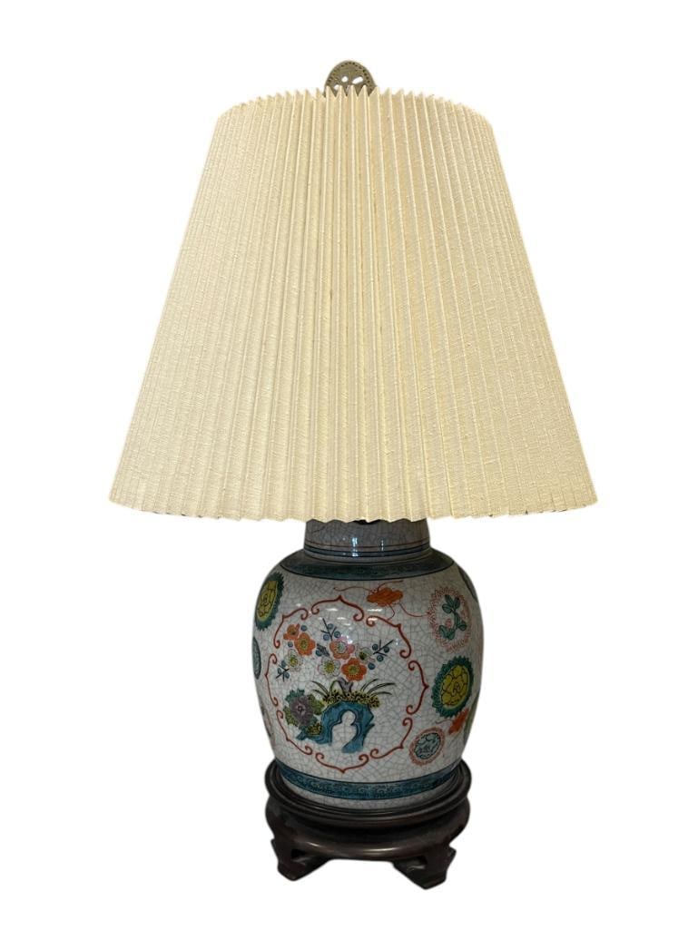 LATE 19TH CENTURY CHINESE PORCELAIN GINGER JAR LAMPWITH CARVED WOODEN BASE AND TEXTILE LAMP SHADE (1 of 11)