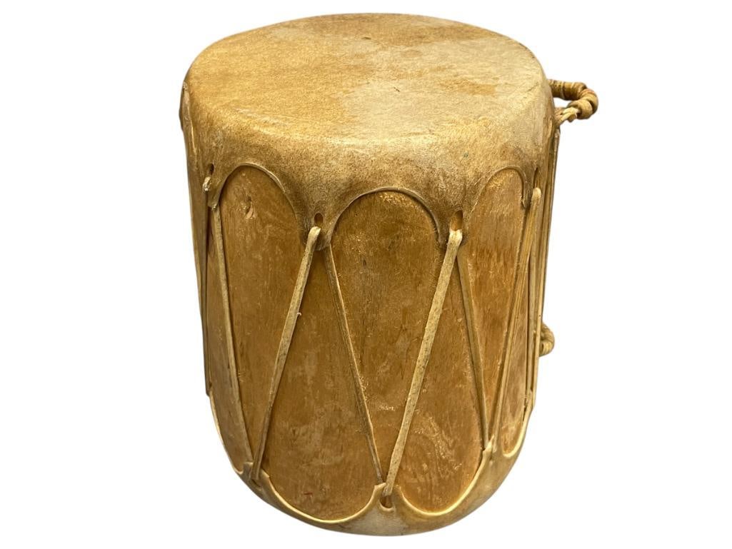 TAOS NEW MEXICO NATIVE AMERICAN DOUBLE-SIDED HOLLOW LOG AND RAWHIDE DRUM: RAWHIDE LOOP HANDLES 9 1/4" H, 7 1/2" DIA.