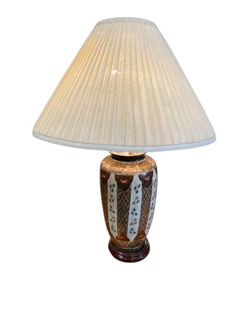 VINTAGE MID-CENTURY JAPANESE SATSUMA HAND PAINTED VASE TABLE LAMP (1 of 9)