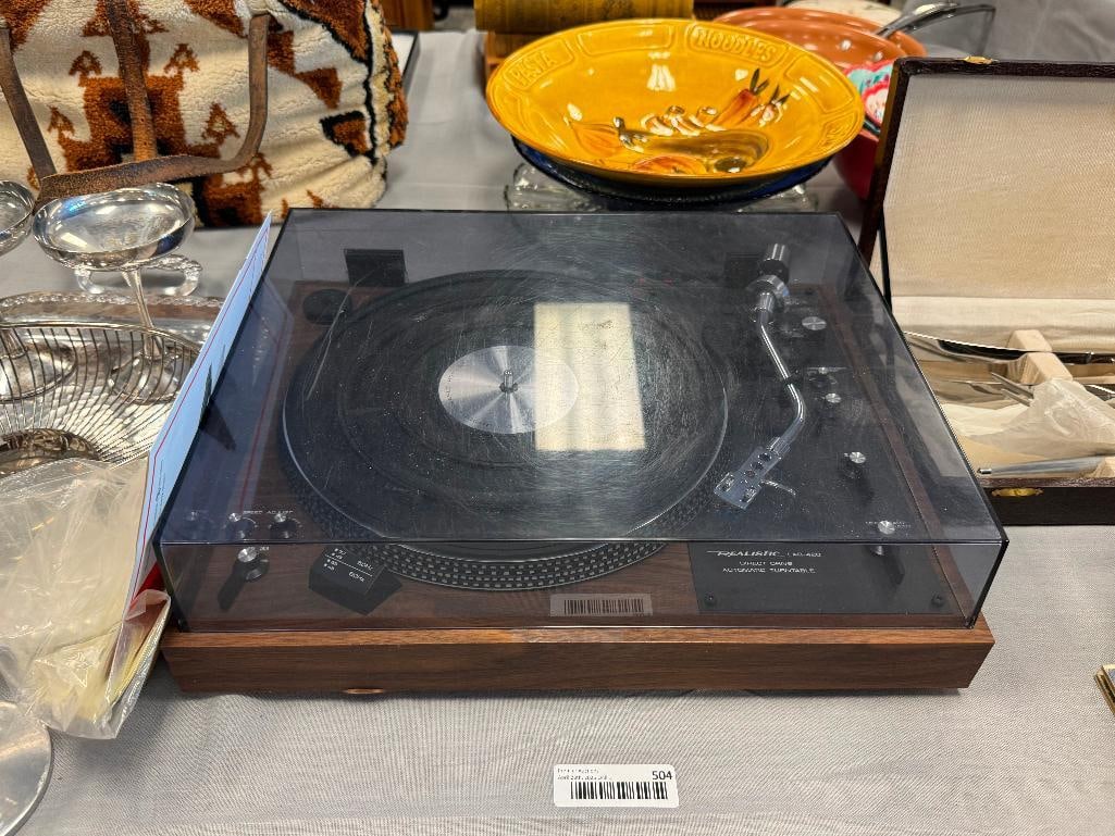 REALISTIC LAB-420 DIRECT-DRIVE AUTOMATIC TURNTABLE FOR 45 AND 33 1/3 RPM RECORDS (1 of 5)