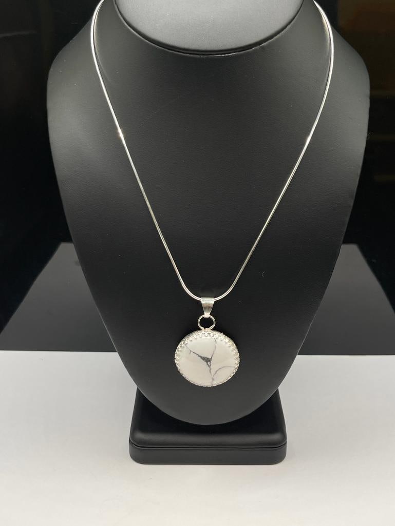 ARTIST MADE STERLING SILVER WHITE BUFFALO PENDANT NECKLACE (1 of 5)