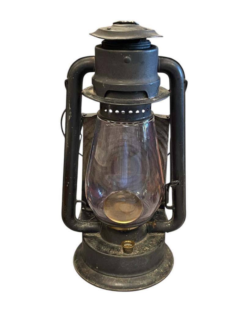 ANTIQUE C.T. HAMS CIRCA 1880'S COLD BLAST NO. 2 BULLS EYE LANETERN WITH SUN PURPLED BULLSEYE GLOBE (1 of 12)