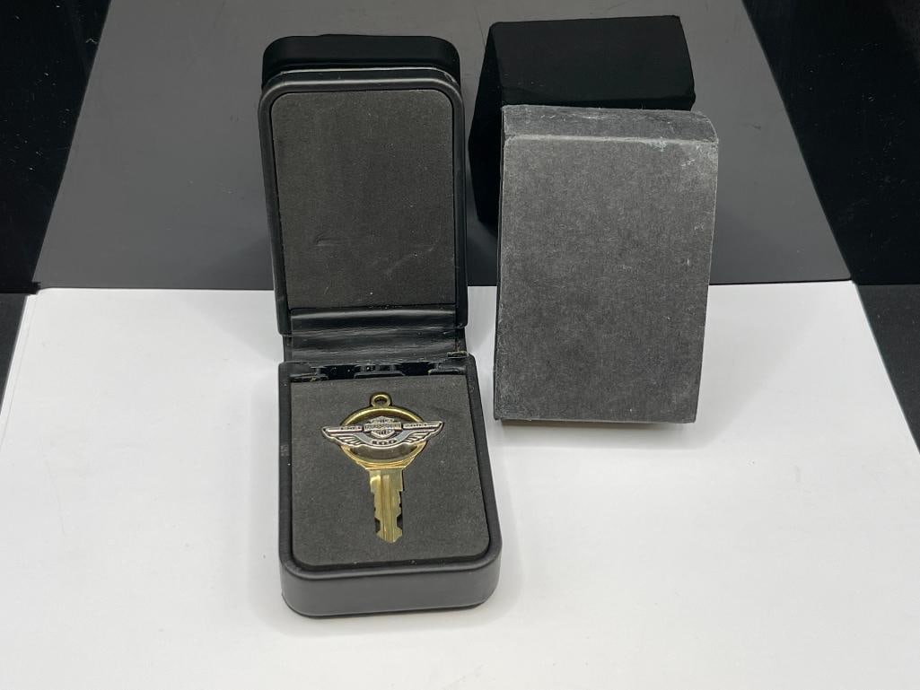 HARLEY-DAVIDSON MOTORCYCLES CENTENNIAL COMMEMORATIVE KEY IN CASE (1 of 4)