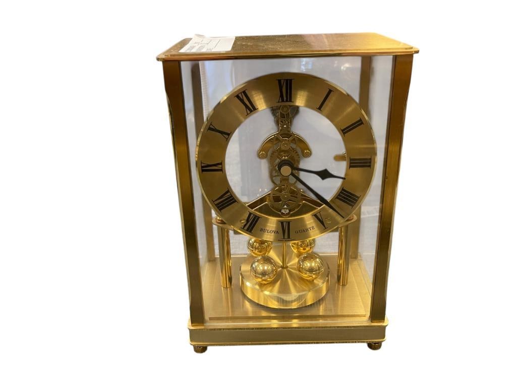 VINTAGE BULOVA QUARTZ BRASS AND GLASS CASE CARRIAGE CLOCK (1 of 8)