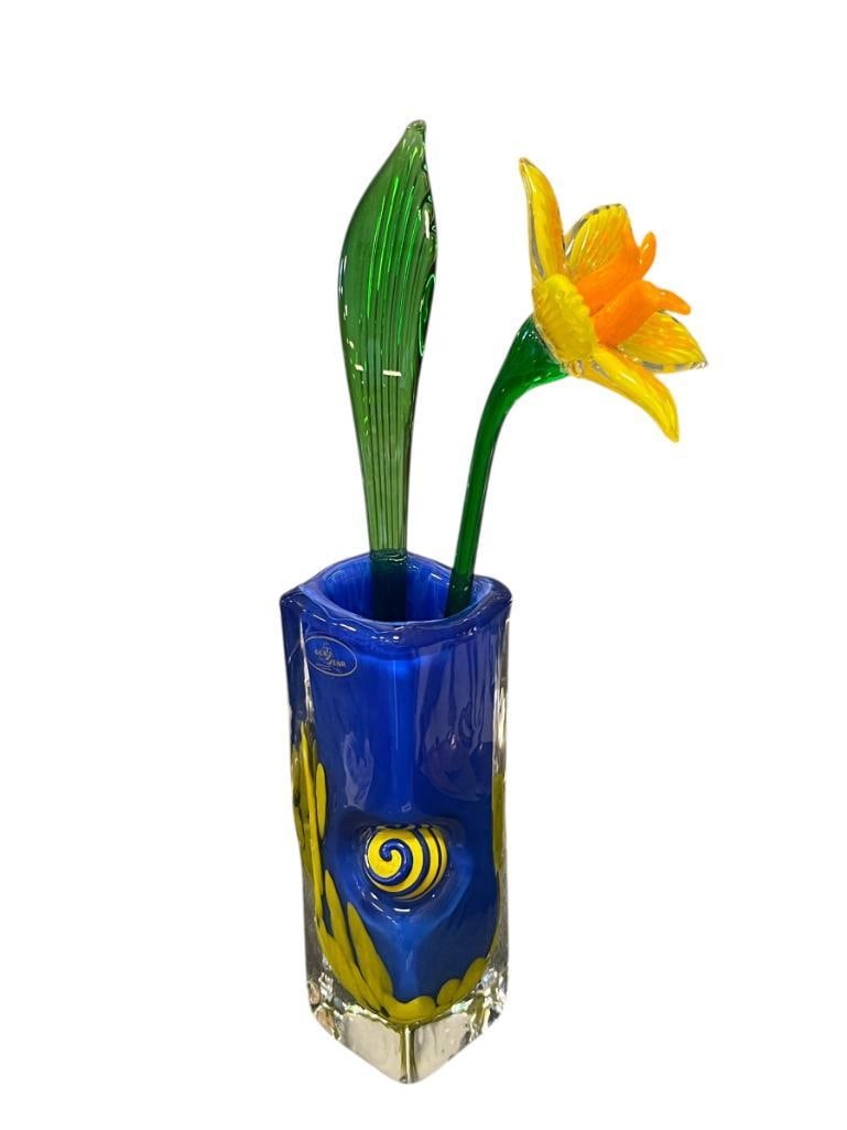 GLAS STAR HAND BLOWN GLASS BOHEMIAN ART GLASS COBALT AND YELLOW VASE WITH HAND BLOWN FLOWER (1 of 8)