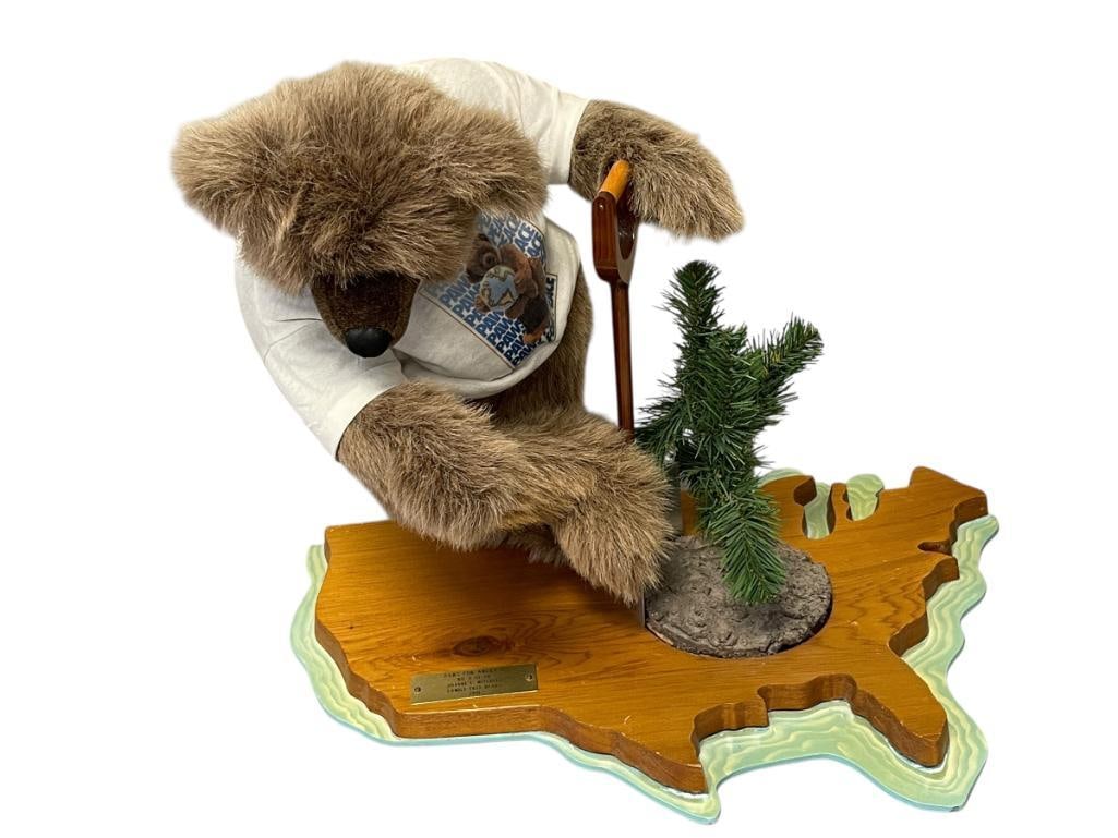 JOANNE C. MITCHELL PAWS FOR PEACE 1991 WALT DISNEY WORLD TEDDY BEAR CONVENTION HAND MADE BEAR (1 of 11)