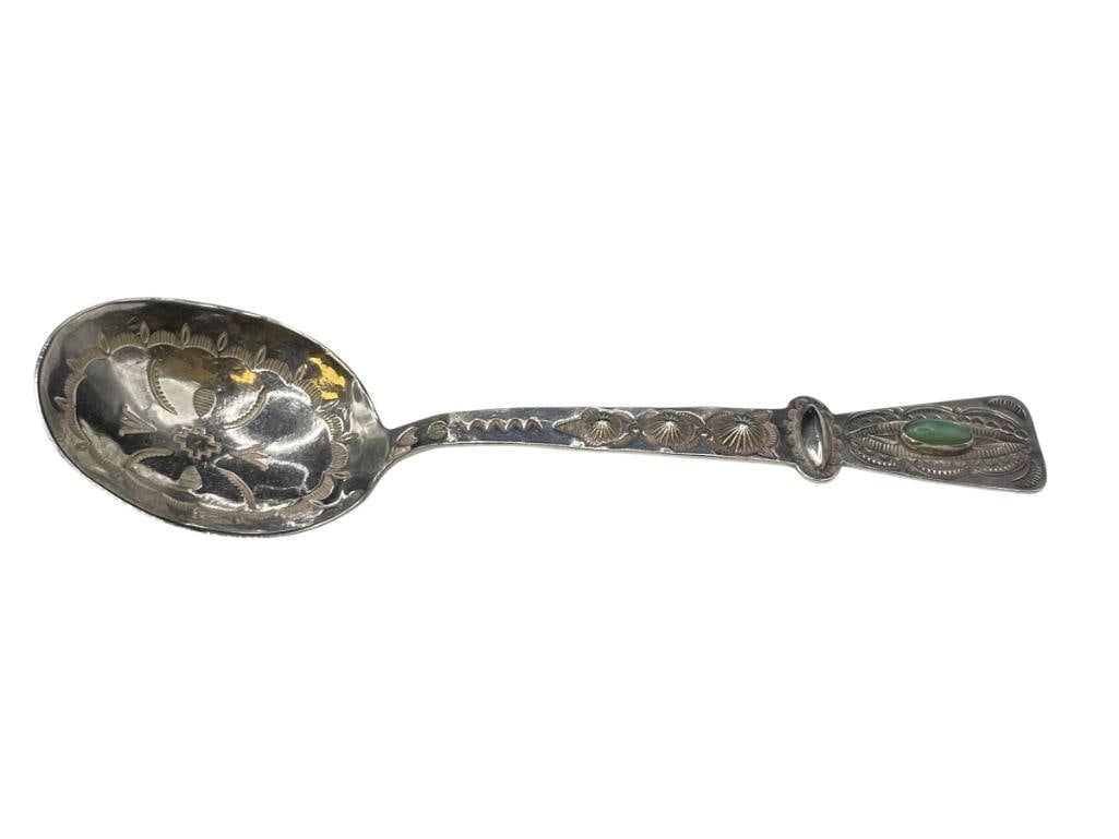 ANTIQUE NAVAJO STERLING SILVER GREEN TURQUOISE HAMMERED SPOON WITH STAMPED DESIGN (1 of 7)