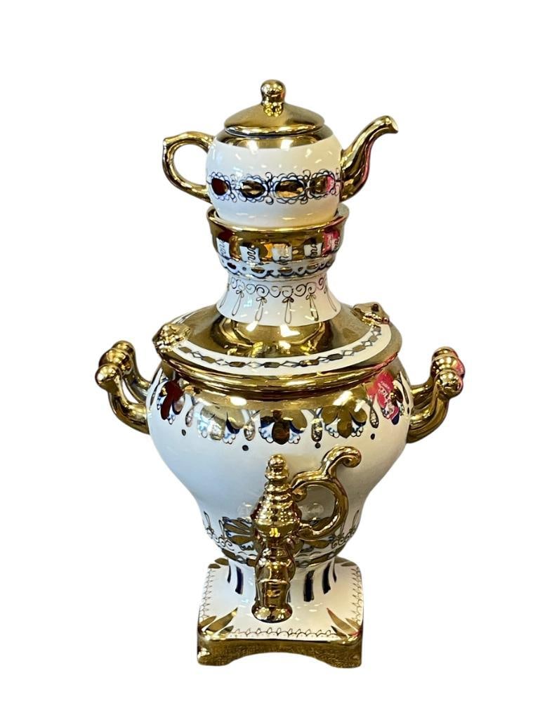VINTAGE HAND MADE RUSSIAN PORCELAIN GZHEL ELABORATE SAMOVAR CIRCA 1970 WITH TEAPOT (1 of 8)