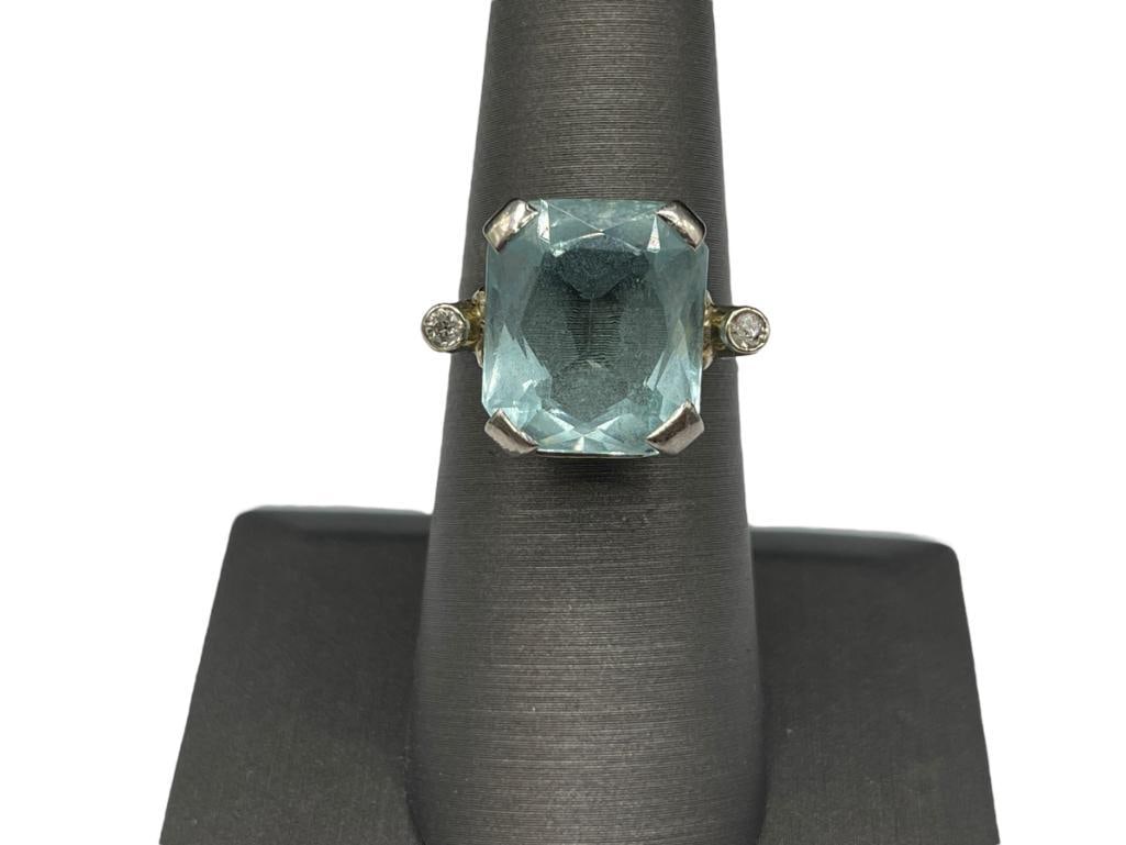 LADIES ANTIQUE PLATINUM AQUAMARINE AND DIAMOND RING FEATURING A 8.27CT AQUAMARINE (1 of 12)